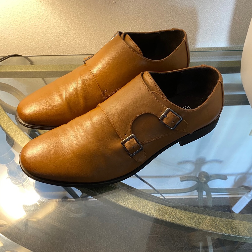 Dress shoes